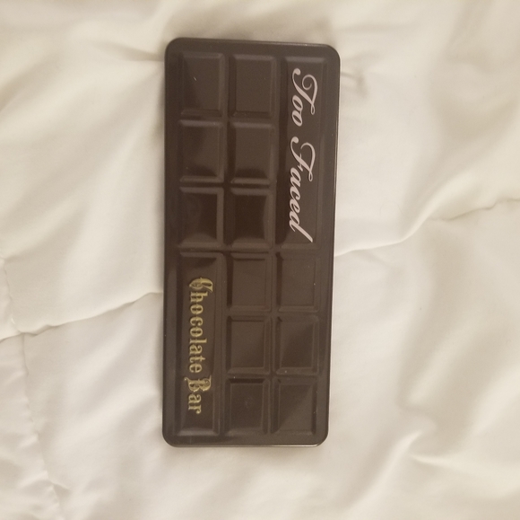 Too faced chocolate bar palette